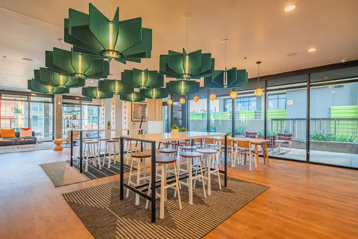 Blissful 1Bd - Dt, Pool, Gym, Parking, High Rise Apartment Phoenix