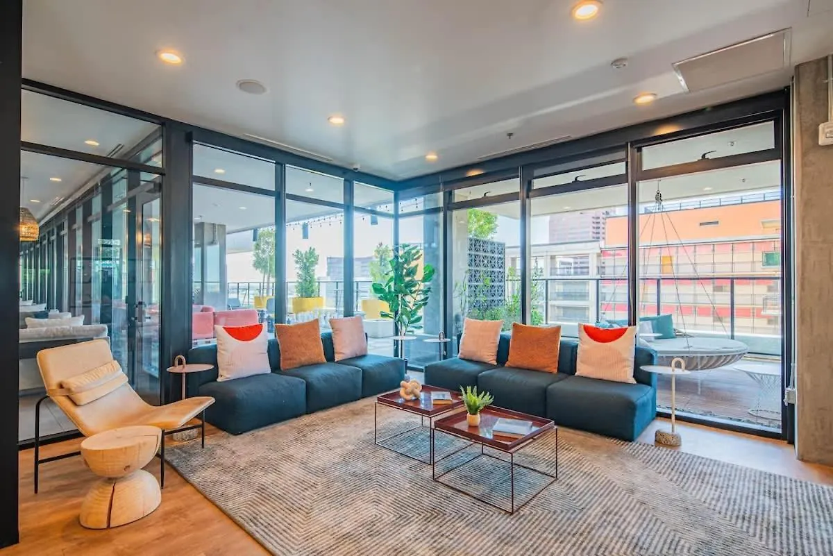 Blissful 1Bd - Dt, Pool, Gym, Parking, High Rise Apartment Phoenix