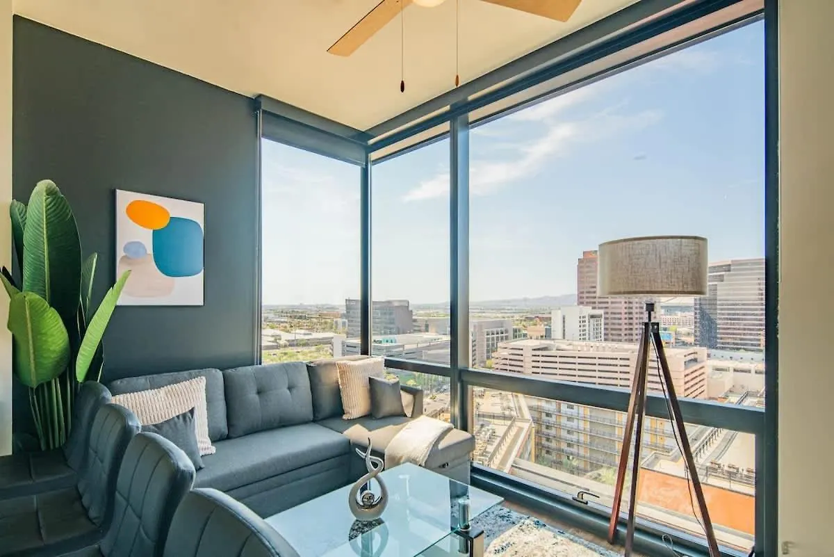 Blissful 1Bd - Dt, Pool, Gym, Parking, High Rise Apartment Phoenix