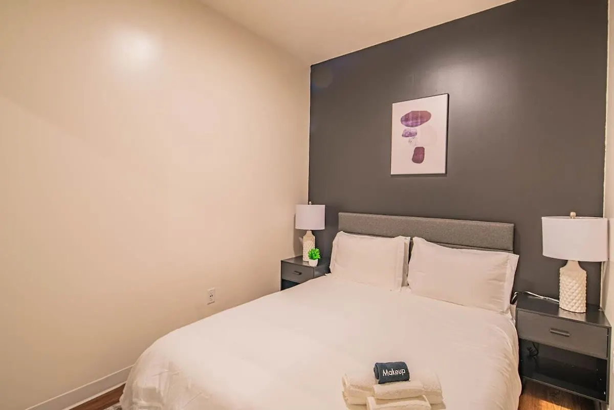 Blissful 1Bd - Dt, Pool, Gym, Parking, High Rise Apartment Phoenix