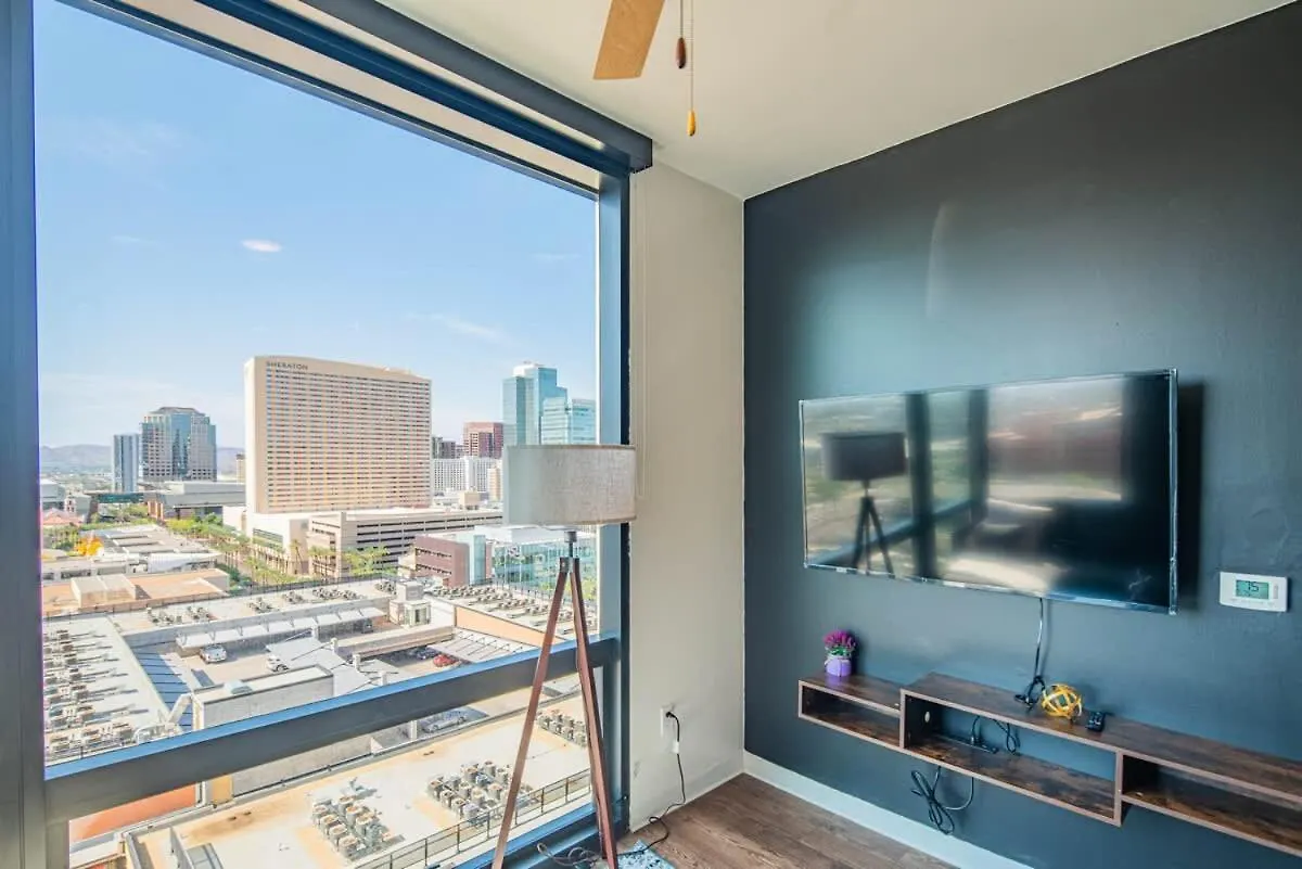 Blissful 1Bd - Dt, Pool, Gym, Parking, High Rise Apartment Phoenix
